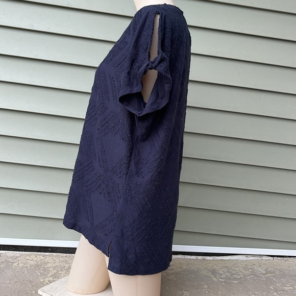 EUC dark blue Peace & Pearls very soft cold shoulder top - Picture 2 of 13